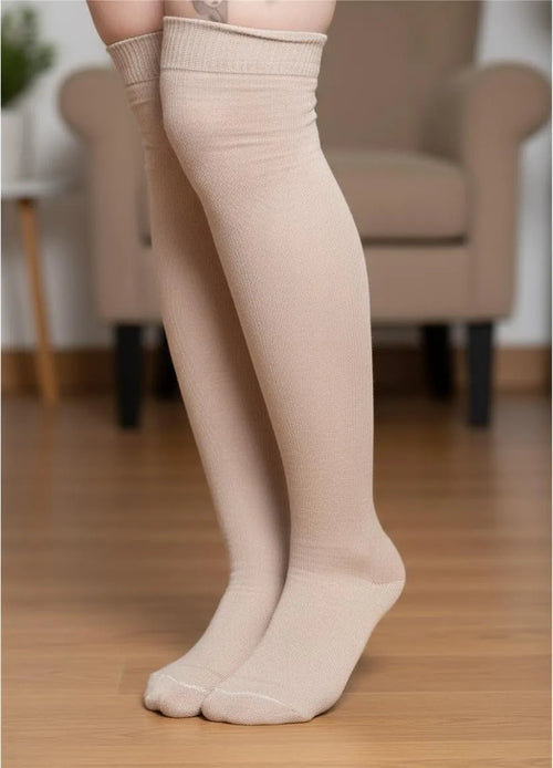 Calceta Larga Medieta Lisa Nude